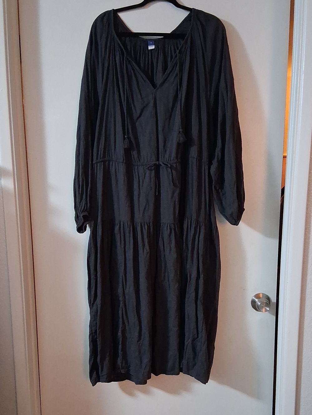 Black Women's Long Sleeve Tiered Midi Dress - Old Navy